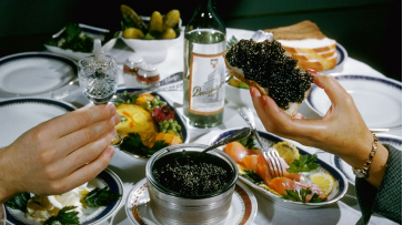 How To Enjoy The Caviar?